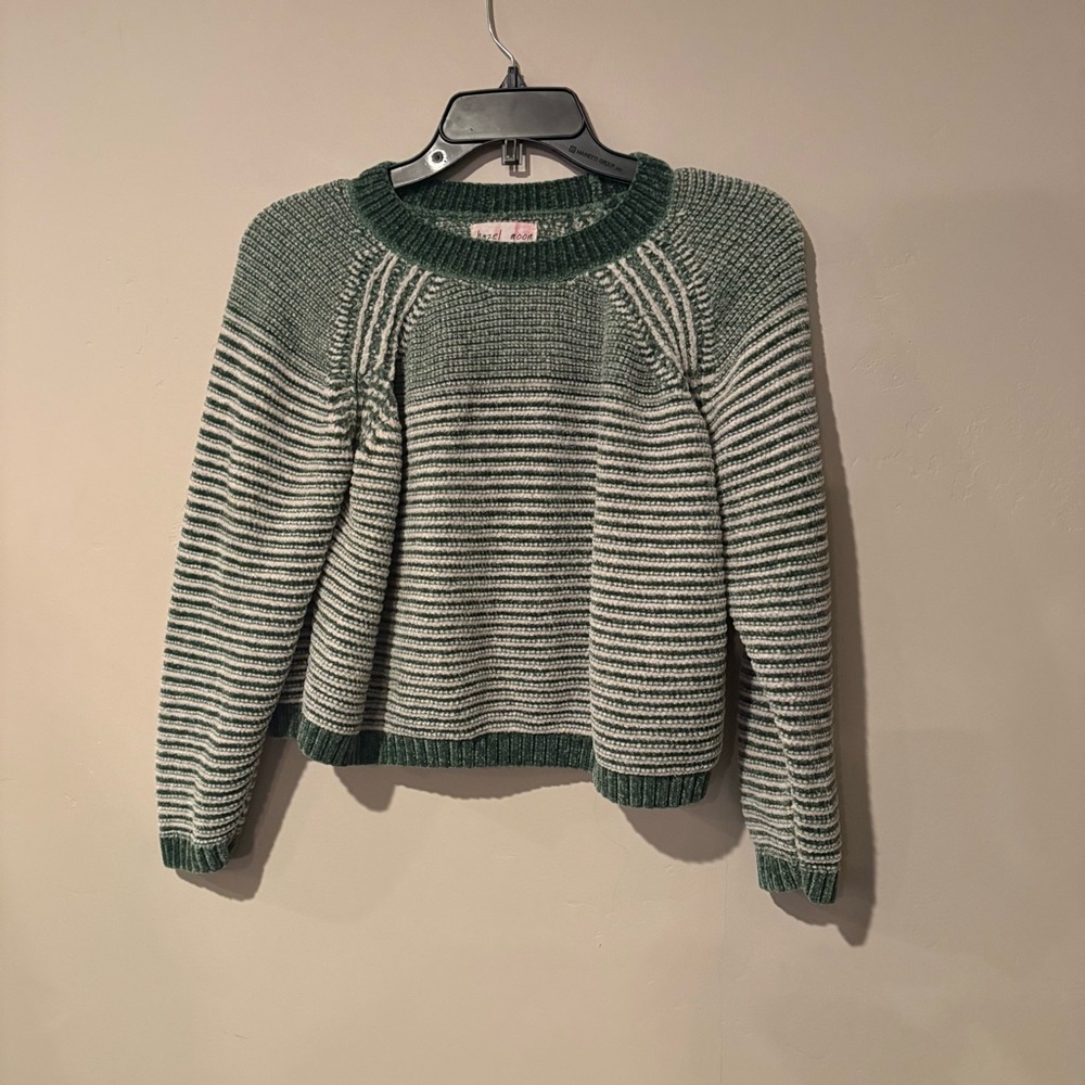 Hazel Moon Fuzzy Cropped Sweater | Size: Large